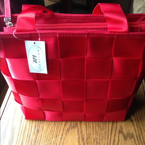 Handbags - NWT red Tote Purse